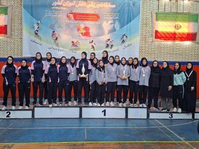 طلای اخلاق بر دستان دختران فارس