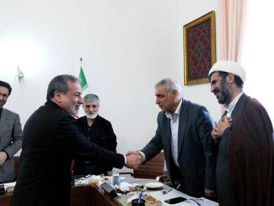 دیدار اعضای هیات رئیسه مجمع استانهای شرق کشور با وزیر امور خارجه