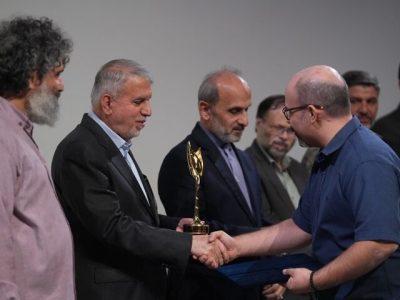 اهدای جایزه ویژه وزارت میراثفرهنگی به مستند «آواز شمشیر»