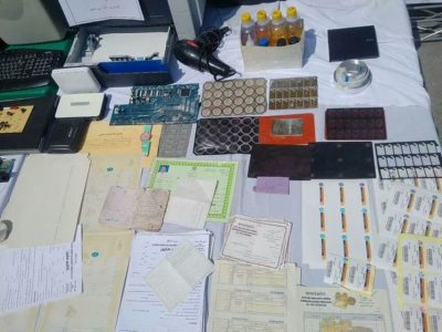 بسته حوادث/ انهدام باند جعل اسناد در تهران و کشف صدها مدرک جعلی