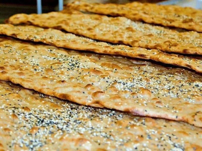 فروش کیلویی نان به نفع مصرف کنندگان است/ مشکل آزادپزها در تامین آرد