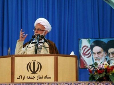 امام جمعه اراک:ملت بزرگ ایران با اتکا به وحدت و اقتدار در برابر توطئههای استکبار میایستد
