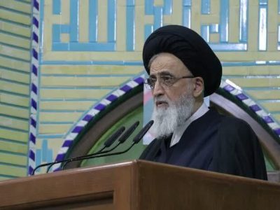 امام جمعه موقت یزد: مطالبات مردم را با تکیه بر توان داخلی پیگیری کنیم