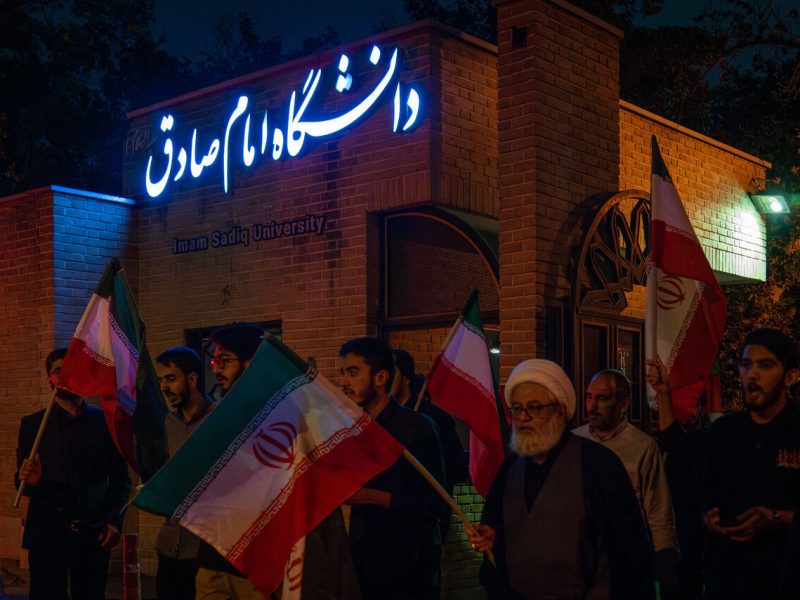 از روضه تا میدان؛ حضور هیأت دانشجویی در تجمعات مردمی همزمان با ایام فاطمیه